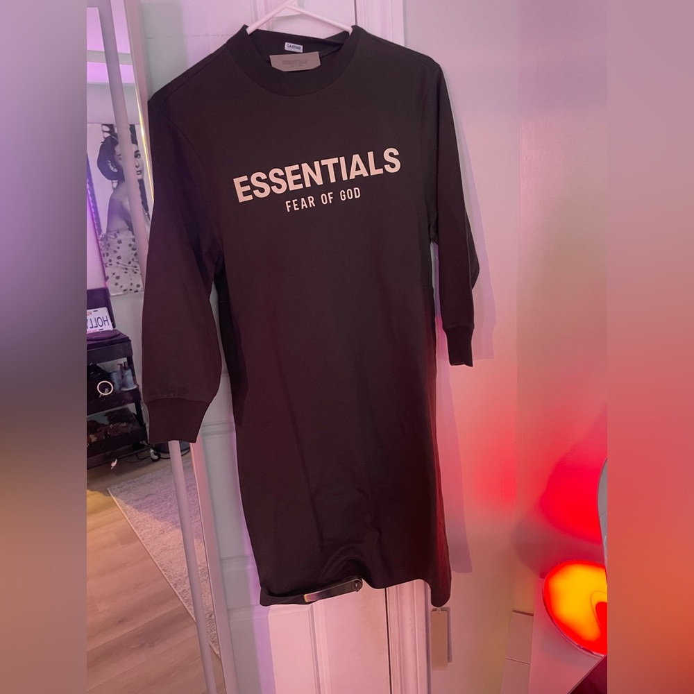 ESSENTIALS: KIDS FLEECE CREWNECK DRESS - Picture 3 of 8